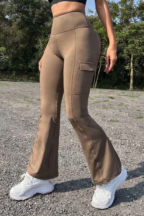 Pantalón acampanados con bolsillos