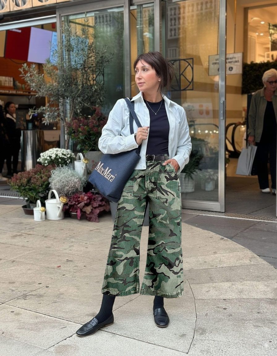 @flamingo&rsquo;s show of Pantalones Recortados Con Cintura Media Y Pierna Recta Con Estampado De Camuflaje Sin Cintur&oacute;n