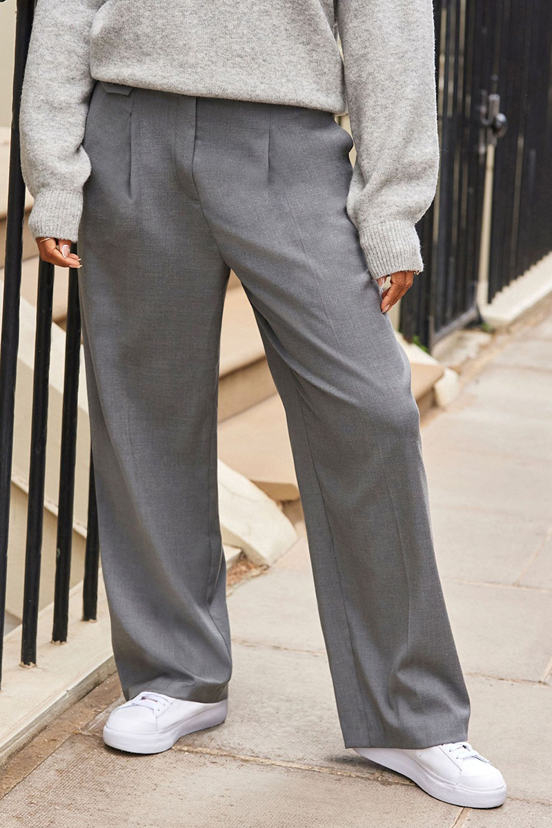 Solid Pleated Wide Leg Jeans | Flamingo Shop